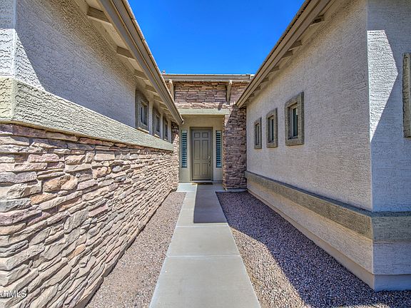 4th image of 128 E CARIBBEAN Drive