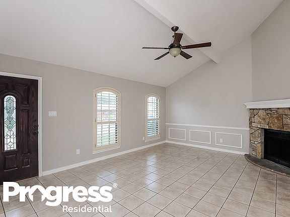 4th image of 728 Nightingale Cir