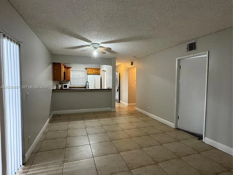 1465 Lake Crystal Dr #A — Photo 2