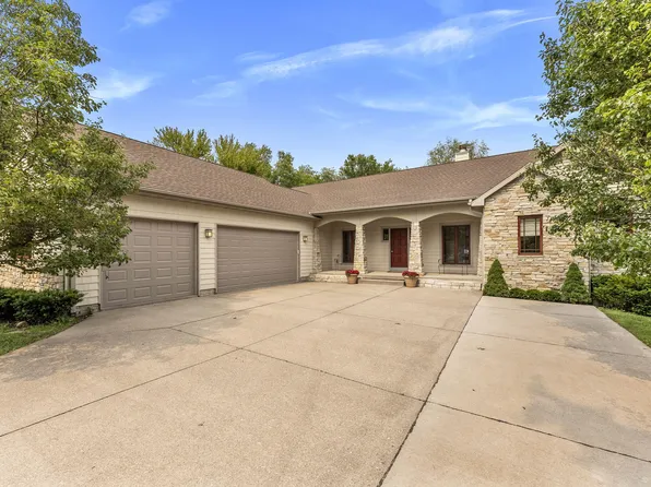 2465 Dewberry Rdg, Muscatine, IA 52761