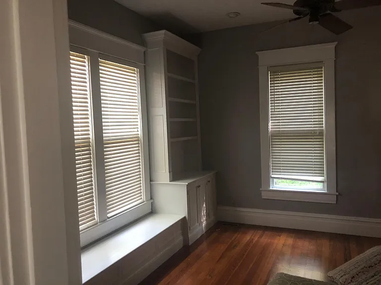 422 Clinton Ave E — Photo 3