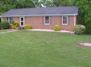 191 Motsinger Dr, Winston Salem, NC 27107