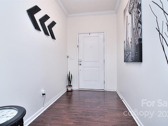 3rd image of 411 Tayberry Ln