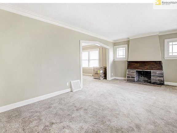 3rd image of 4937 Bellefontaine Ave