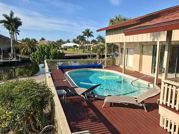 Large Pool/Deck, South side