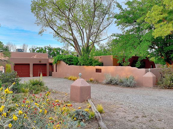 3rd image of 801 Sandia Rd NW
