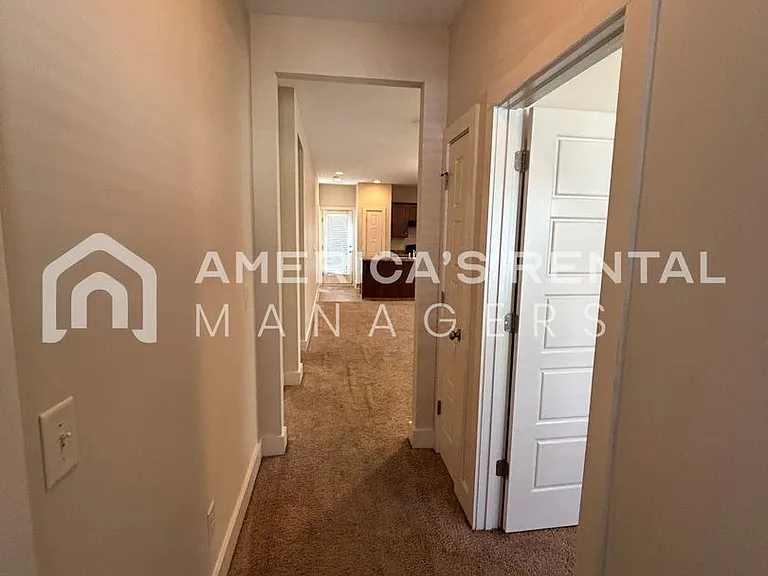 819 Kent Dr — Photo 4