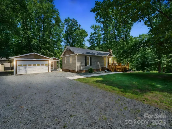 2345 Stallings Rd, Matthews, NC 28104