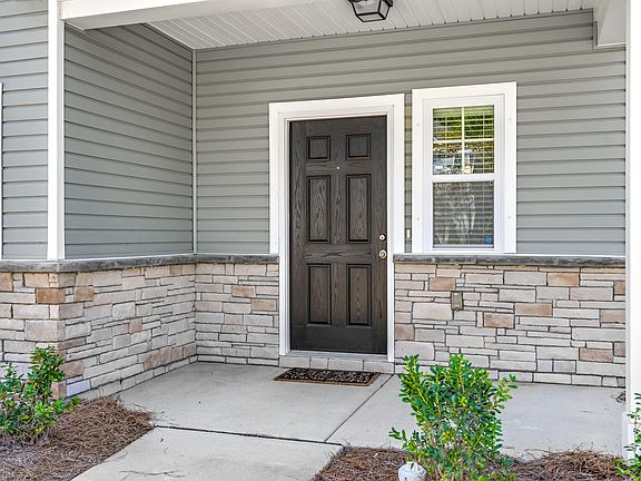 3rd image of 4125 Rigsby Ln