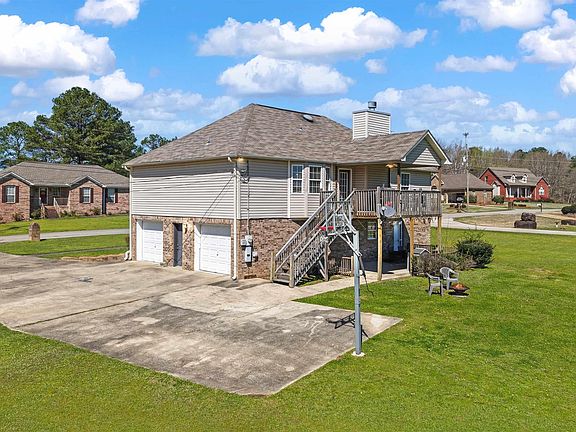 4th image of 683 Circle Heights Dr