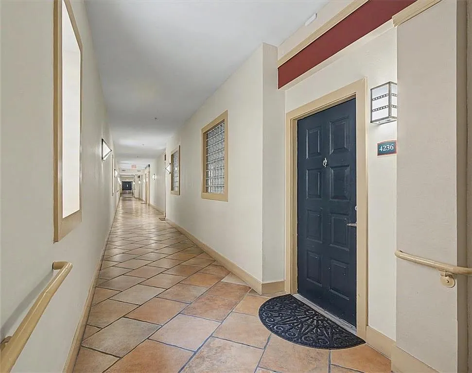 2 bed, 2.0 bath, 1008 sqft, $2,150 — Photo 3