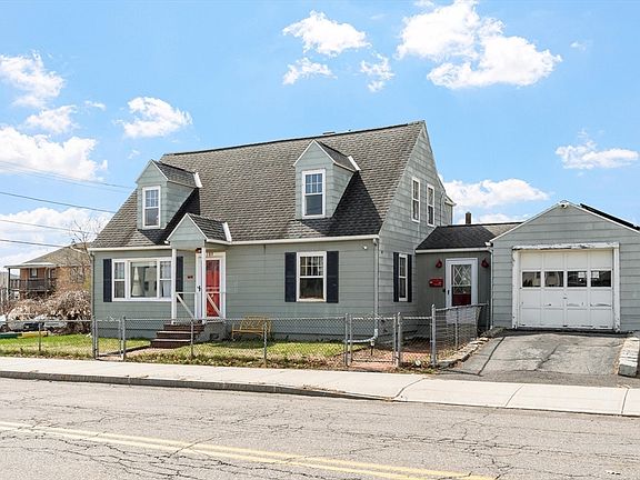 2nd image of 189 Spruce St
