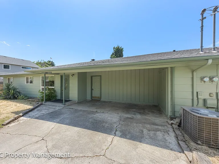 4780 Cody Ave — Photo 4