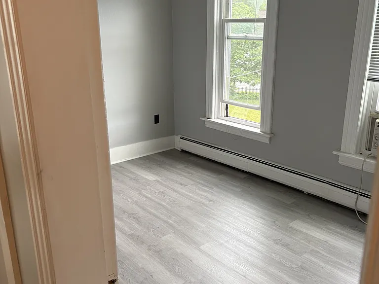 881 Main St #5 — Photo 13