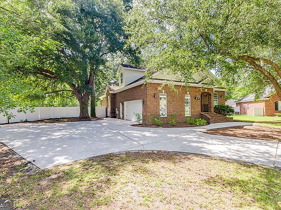 4th image of 104 Myrtlewood Ct