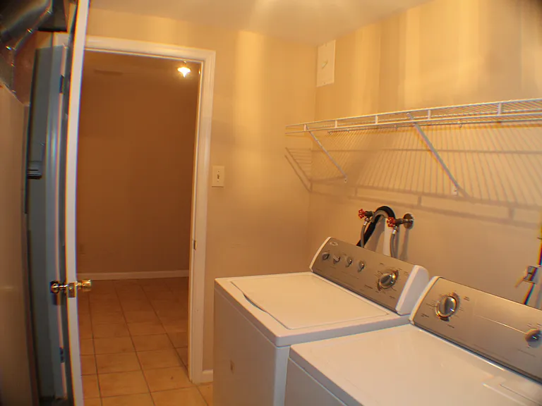8008 Tyson Oaks Cir — Photo 33