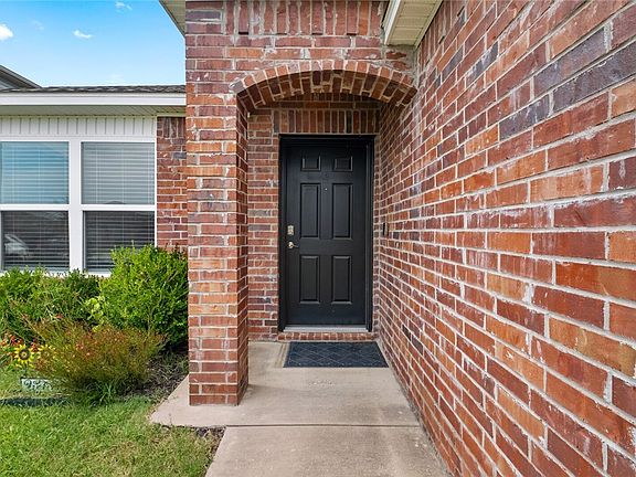 4th image of 1237 S Ivory Bill Ln