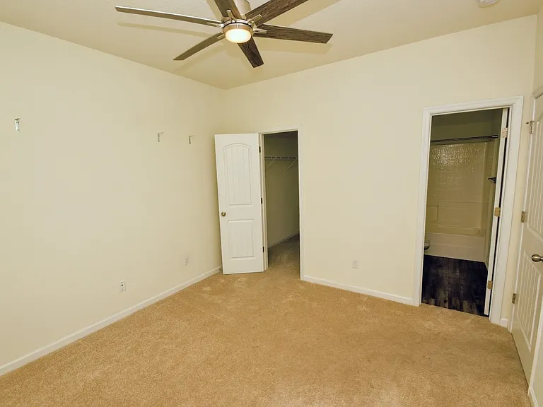 4115 Franklin St — Photo 6