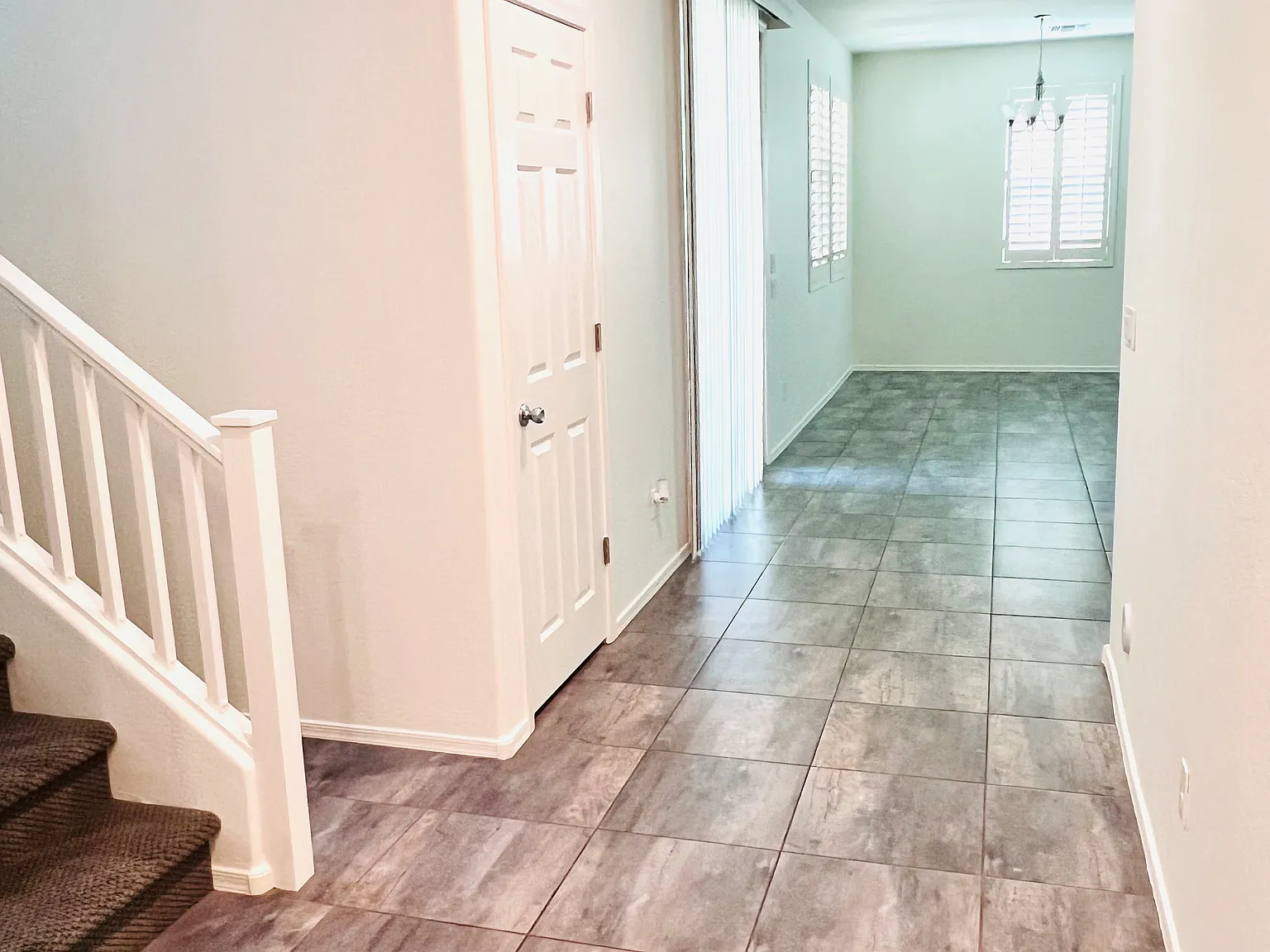 4 bed, 2540 sqft, $2,995 — Photo 3