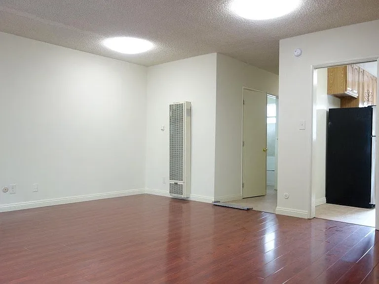 4375 York Blvd #221 — Photo 9