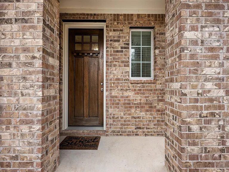 8204A Prairie Rye Dr — Photo 3