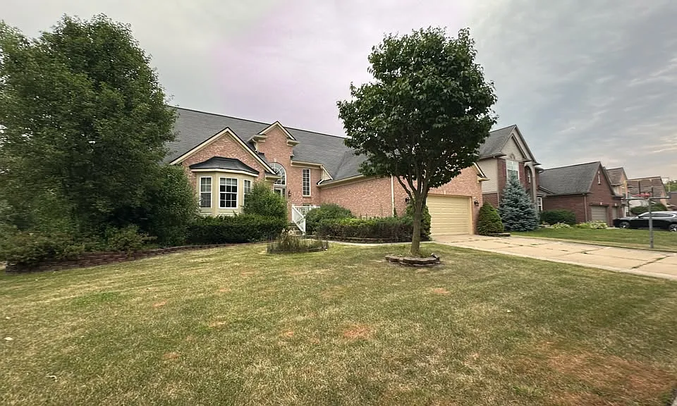 1625 Emerald Pines Dr