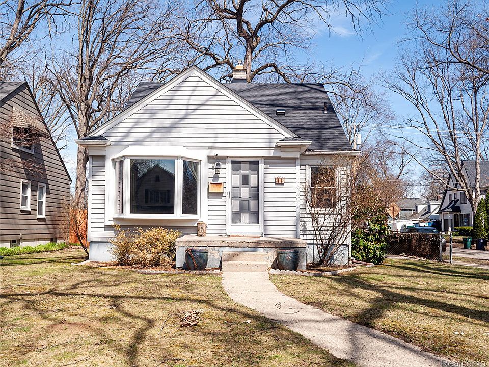 1st image of 802 Catalpa Dr
