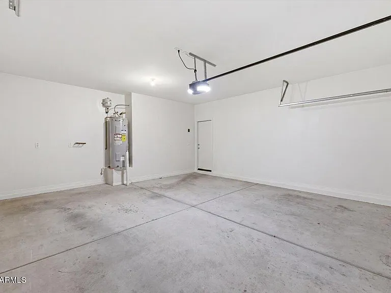 7119 W Golden Ln — Photo 23