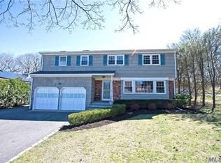 26 Landing Rd, Huntington, NY 11743