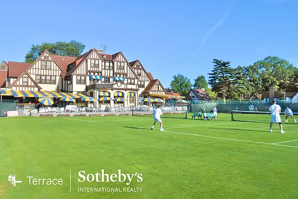 Sold by Terrace Sotheby's International Realty | media 25