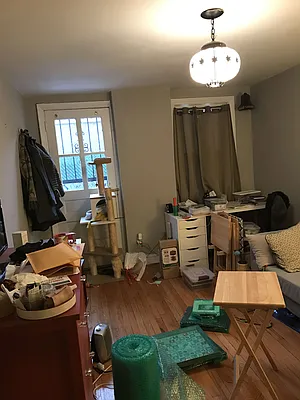 Rented by Zikos Realty Services | media 3