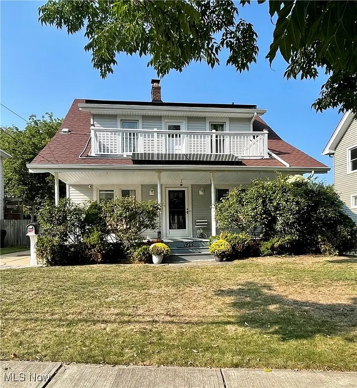 1922 Spring Rd photo 1