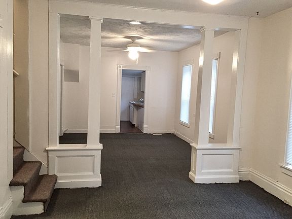 3rd image of 354 Hogadone Ave SW