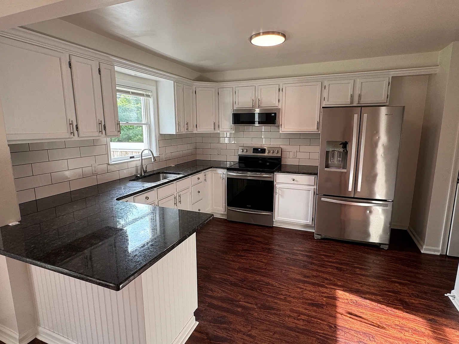 3 bed, 1.5 bath, 2070 sqft, $1,895 — Photo 2