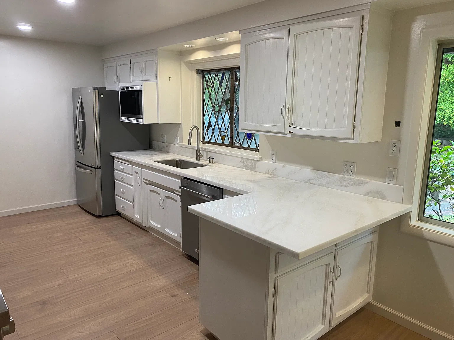 4 bed, 2.5 bath, 2322 sqft, $4,250 — Photo 3