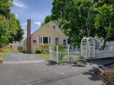 16 Laurel St, Danvers, MA, 01923