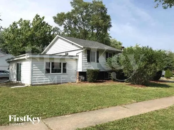 4200 Arlington Dr, Richton Park, IL 60471