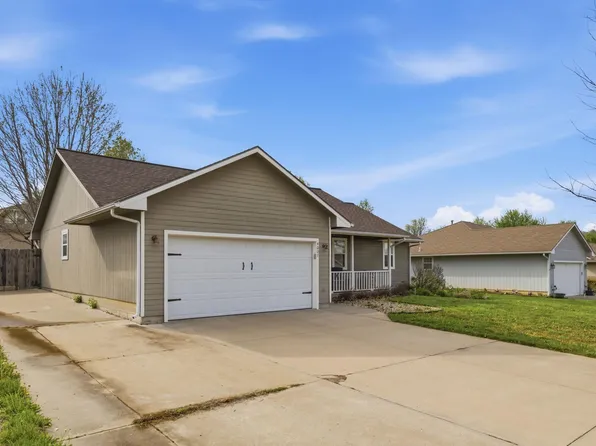 4007 NW Fielding Ter, Topeka, KS 66618