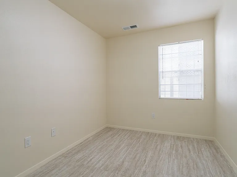 Zodiac Apartments — Photo 22
