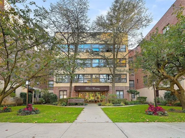 40 Schenck Avenue #2G, Great Neck, NY 11021