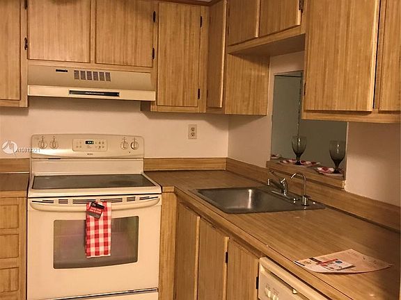 4th image of 6751 N University Dr APT 106