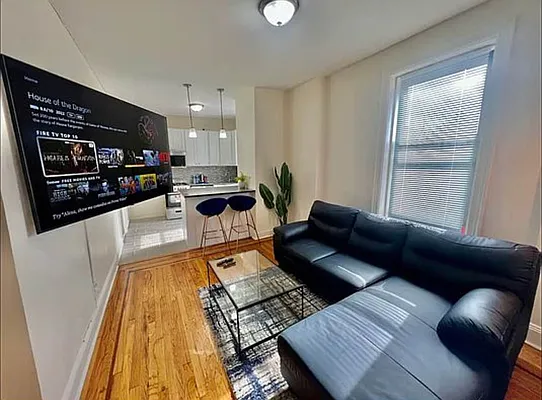 Rented by Tolmas Corporation | media 15