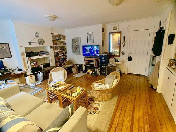 3rd image of 922 President St APT 1R