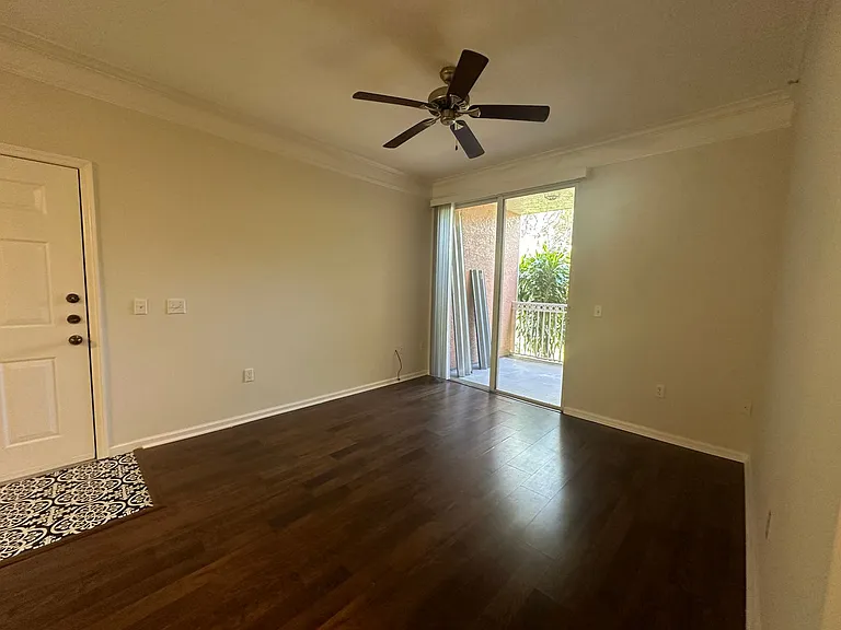 2210 Myrtlewood Cir E — Photo 13