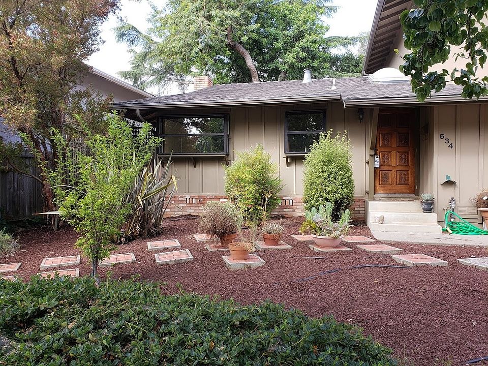 1st image of 634 Stanford Dr
