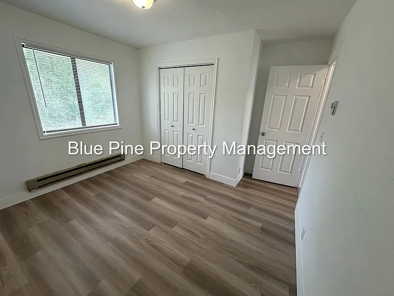 3 bed, 2.0 bath, 1450 sqft, $1,350 — Photo 4