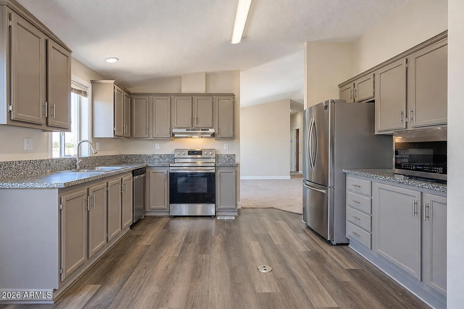 3 bed, 2.0 bath, 2016 sqft, $1,880 — Photo 3
