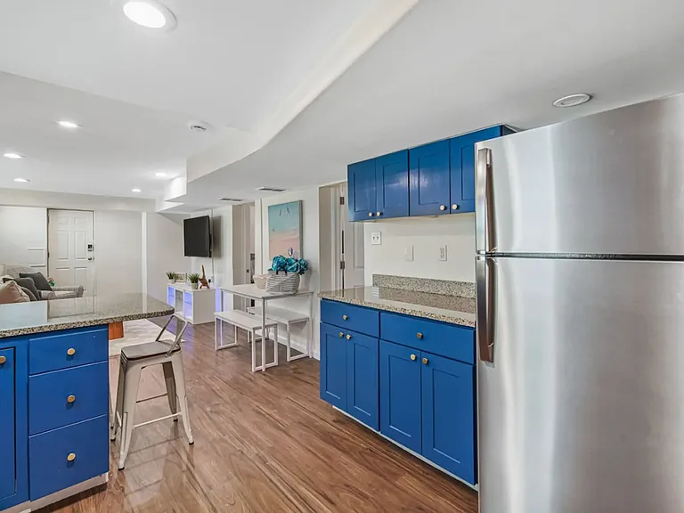 105 N New Haven Ave #1 — Photo 10