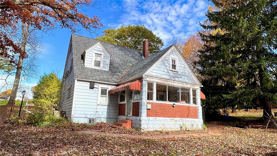 485 Hillside Ave photo 1
