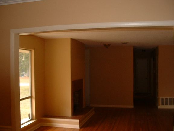 3rd image of 5601 Alta Vista Dr